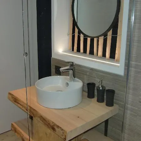 Casa Louise And Spas Privatifs דירה